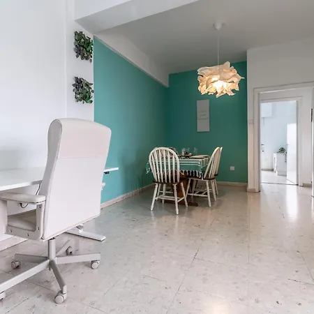 アパート Sea-esta Seaview Apartment, 200 Meters To The ラルナカ