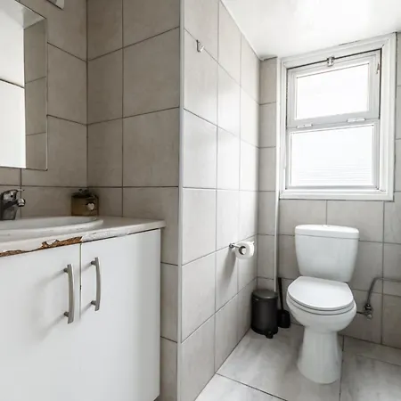 Sea-esta Seaview Apartment, 200 Meters To The