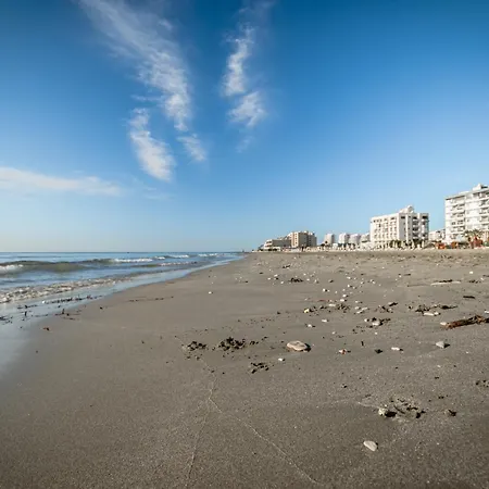 Daire Sea-esta Seaview Apartment, 200 Meters To The Larnaca