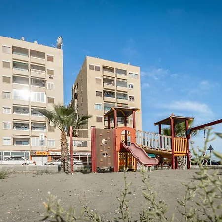 Sea-esta Seaview Apartment, 200 Meters To The