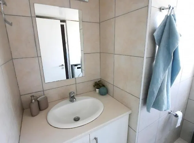 Sea-esta Seaview Apartment, 200 Meters To The * Larnaca